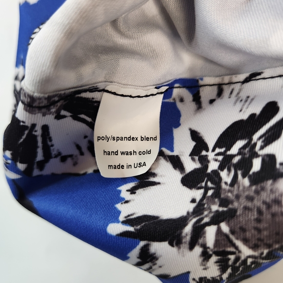 Skida Women's Blue Floral Beanie - Picture 5 of 8